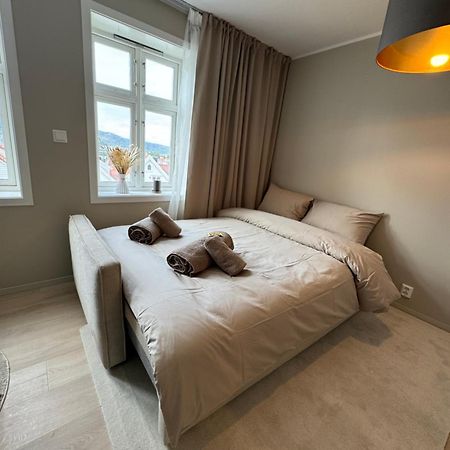 Leilighet I Bergens Vakreste Gate - Nydelig Utsikt Over Innseilingen Til Bergen! المظهر الخارجي الصورة